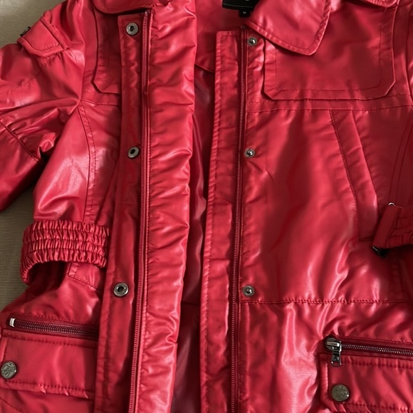 Nice style red jacket - Picture 7 of 11